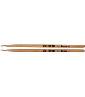 BAQUETAS CON PUNTA DE NYLON VIC FIRTH AMERICAN CLASSIC TERRA 5ATN